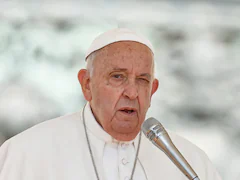 Pope Francis Used Vulgar Italian Word For Gay People: Report