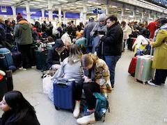 Homeless Man Finds $2,100 At Amsterdam Train Station, Returns Money To Cops