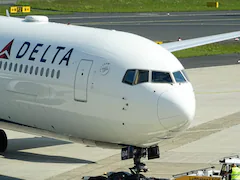 Delta Flight Makes Emergency Landing After Passengers Served 'Contaminated' Food