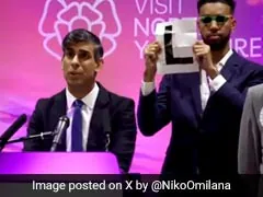 Rishi Sunak Lost Big. YouTuber Mocked Him With A Giant "L" Sign Behind Him