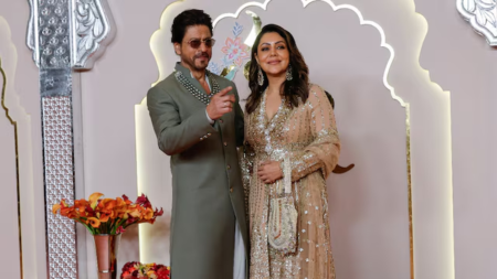 Shah Rukh Khan, Gauri Khan spotted chit-chatting during Anant Ambani and Radhika Merchant’s ‘pheras’. Watch