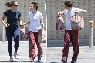 Seraphina Affleck, 15, rocks pajama pants while grocery shopping with mom Jennifer Garner