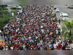 Undeterred By Crackdown, 3,000 Migrants Travel In Caravans To US Border