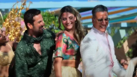 Khel Khel Mein song Hauli Hauli: ‘Pure Nostalgia’, say netizens as Akshay Kumar and Fardeen Khan recreate ‘Heyy Babyy’ hook step