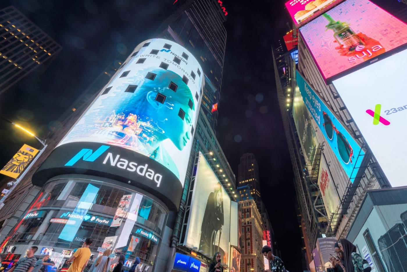 5 Standout Nasdaq-100 Stocks Worth Buying on the Dip