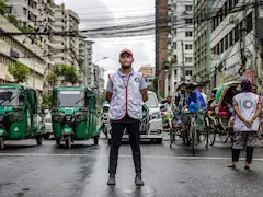 Bangladeshi Students Oversee Traffic Management As Cops Go On Strike