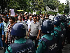 Bangladesh Police Return To Dhaka Streets After Weeklong Strike