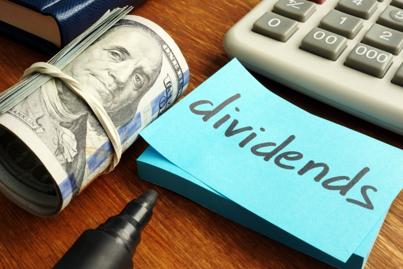 2 'Strong Buy' Dividend Stocks Paying 7% Yields