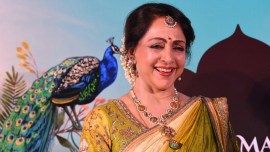 Hema Malini jokes ‘impression kharab ho jayega’ as she sings at an event with Anup Jalota, Nitin Mukesh. Watch