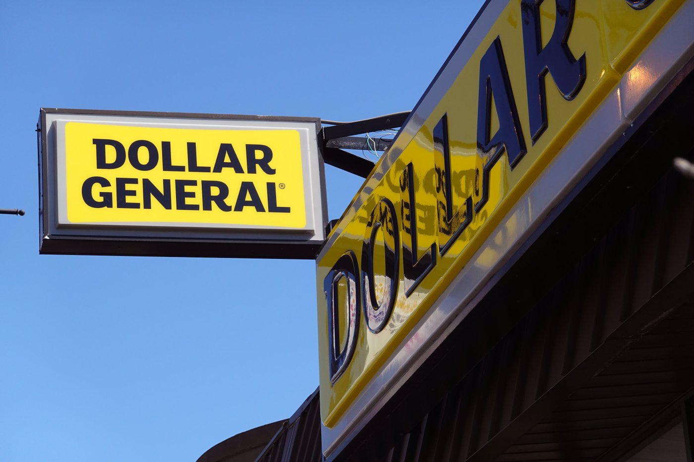 Dollar General shares crater 20% as retailer cuts outlook, blaming 'financially constrained' customers