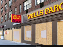 Wells Fargo Employee Dies At Desk, Coworkers Didn't Notice Body For 4 Days