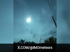 Video: Asteroid Burns Up In Earth's Atmosphere, Lighting Up Philippine Sky