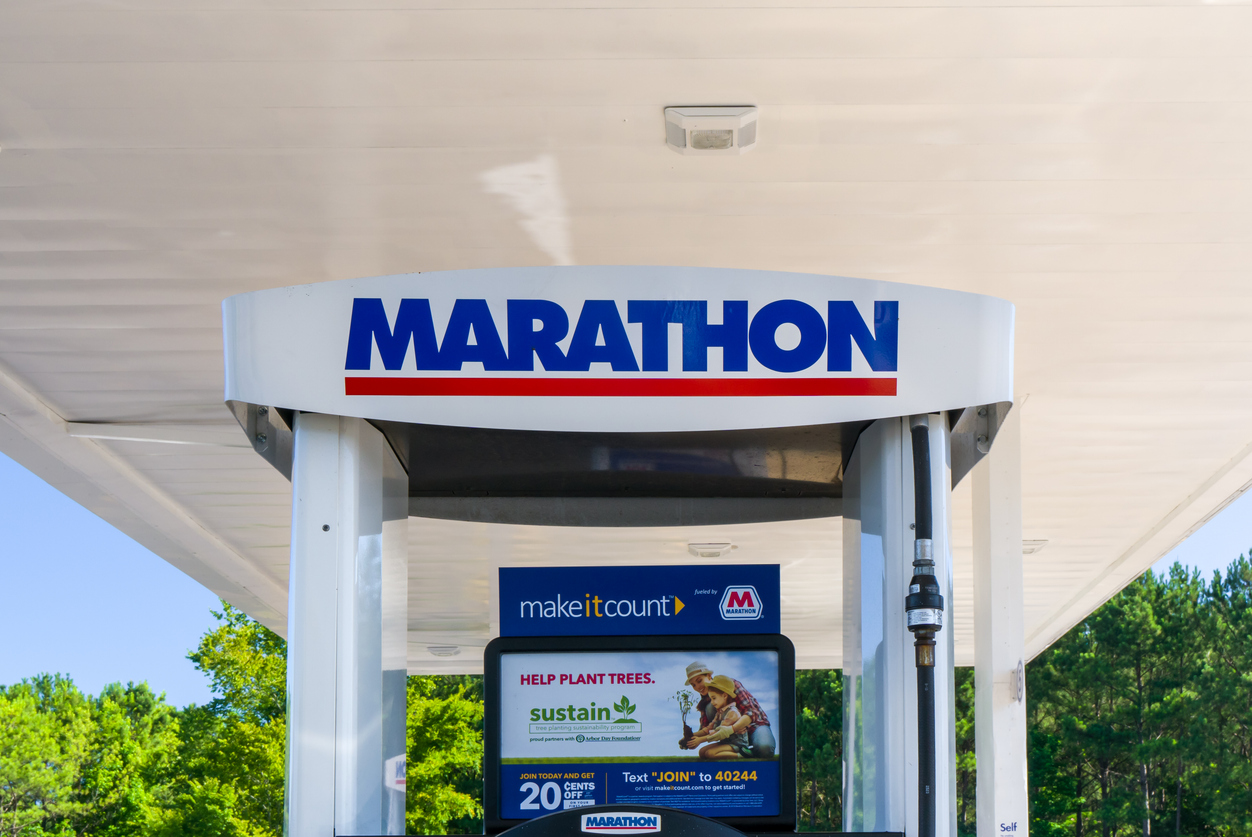 Is Marathon Petroleum Stock Underperforming the Dow?