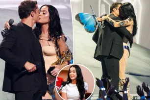 Katy Perry and Orlando Bloom make out onstage at VMAs 2024 after her racy admission