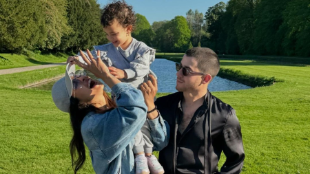 Priyanka Chopra and Nick Jonas share passionate kiss during London concert; baby Malti tries to ‘steal’ dad’s mic. Watch