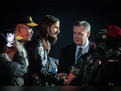 New Zealand Pilot Freed After 19 Months In Rebel Captivity In Indonesia