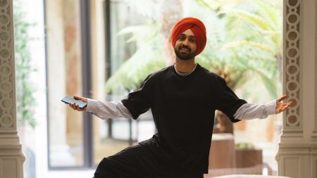 A fan throws his phone at Diljit Dosanjh during Paris concert, the singer-actor gifts him a jacket. Watch