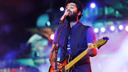 Arijit Singh apologises after security guard holds female fan by neck at UK concert: ‘I wish I was there to protect you’