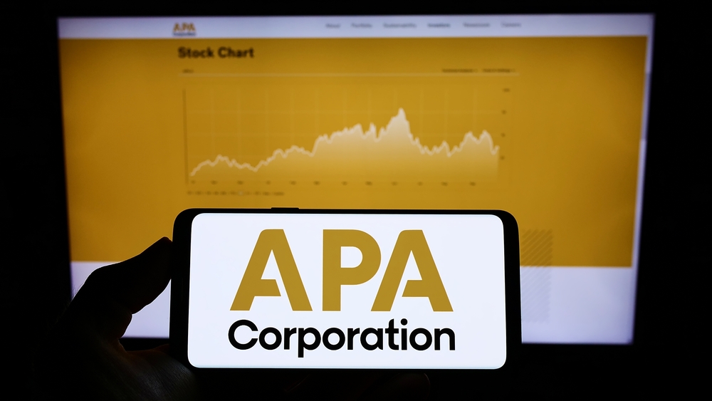 How Is APA's Stock Performance Compared to Other Oil & Gas Exploration & Production Stocks?