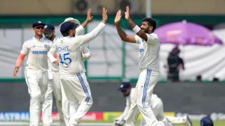 India breeze past Bangladesh by 7 wickets in 2nd Test, clean sweep series 2-0