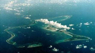 Britain returns Chagos Islands to Mauritius, but retains Diego Garcia airbase