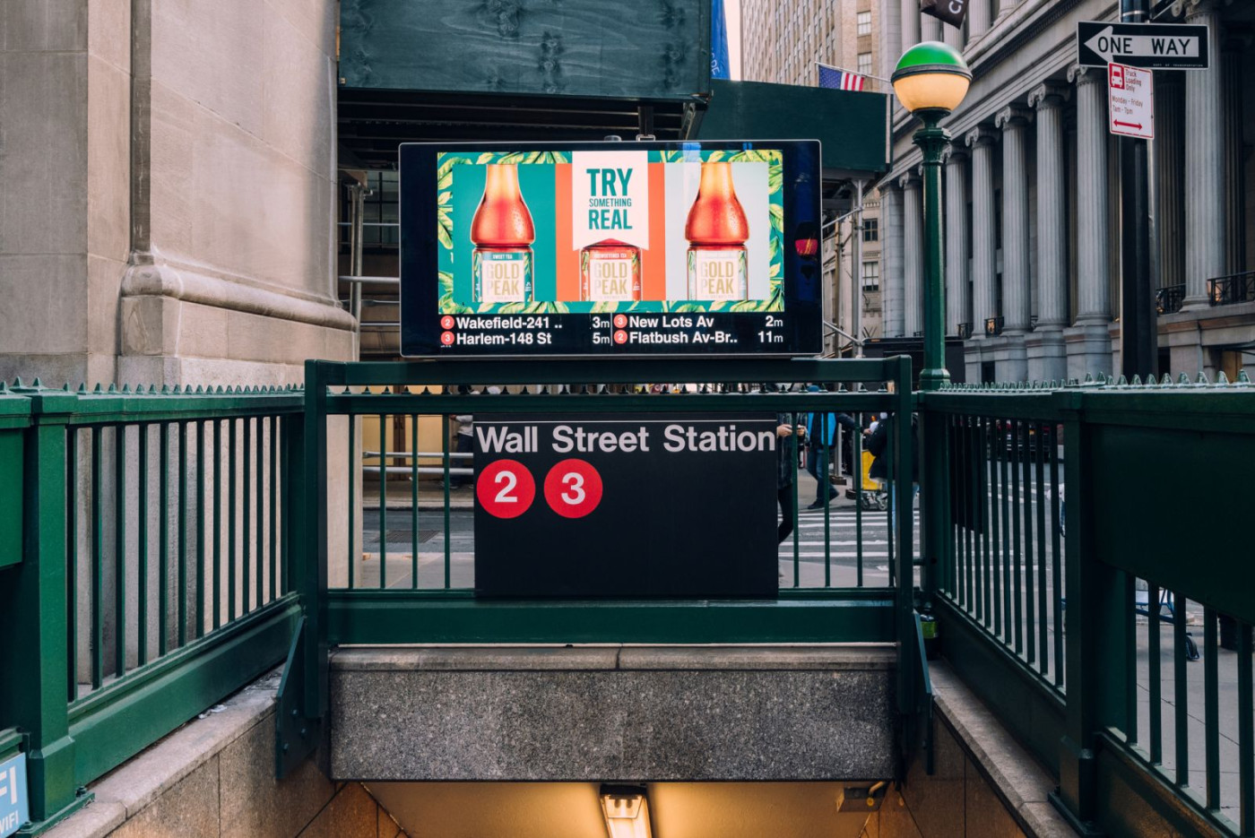 Stocks Mixed Ahead of Friday's Payrolls Report