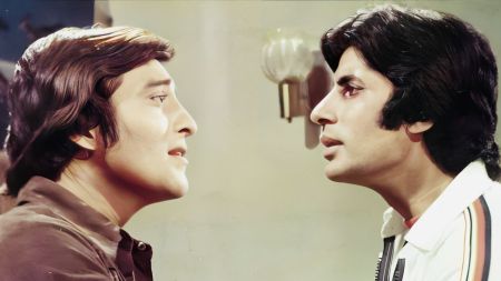 ‘I was the only contender to Amitabh Bachchan’: Vinod Khanna believed ‘games were being played’ for the top spot among Bollywood camps 